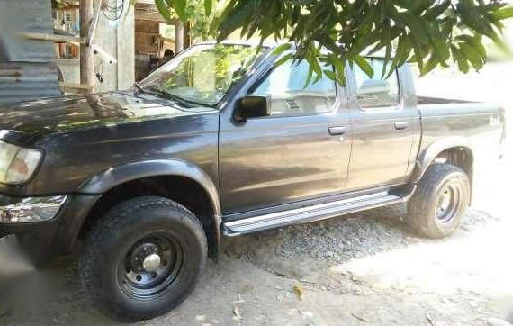 Nissan Frontier 4x4 MT 2001