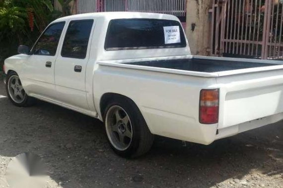 Toyota Hilux 1997 MT White For Sale