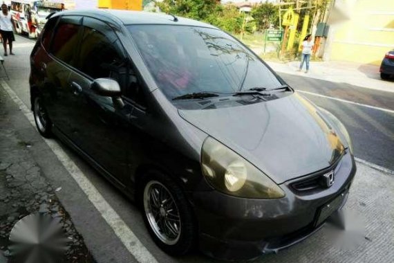 Very Fresh Honda Fit 2006 model Grey for sale