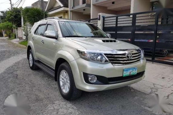 2012 Toyota Fortuner V FULL Casa Records