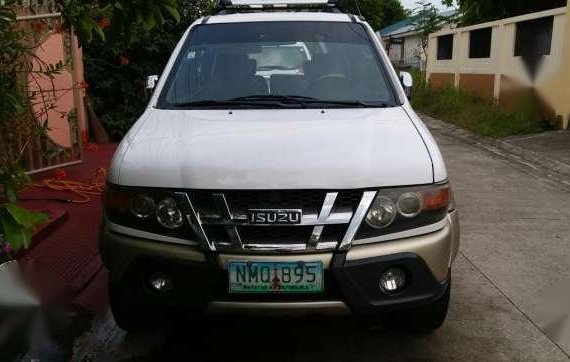 Isuzu xuv 2010 model automatic diesel