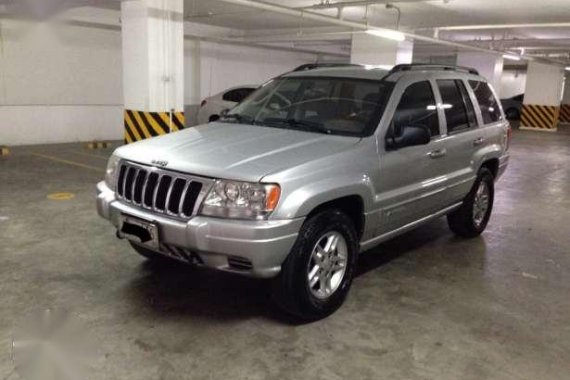 Jeep Grand Cherokee Laredo edition at low mileage