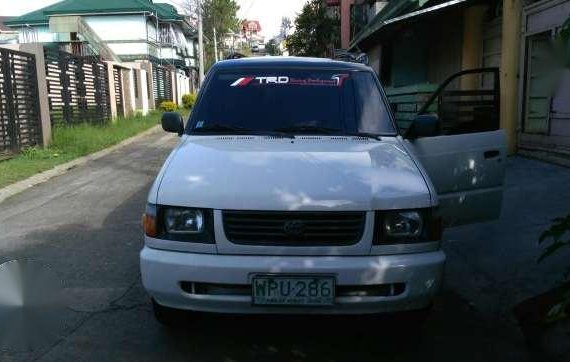 Toyota Revo MT 2000 Gas for sale