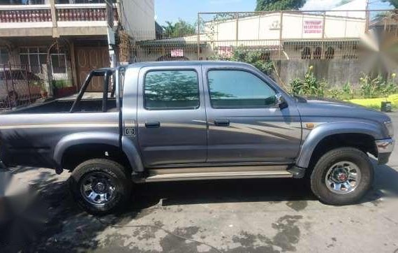 2001 Toyota Hilux 4X4 SR5 for sale