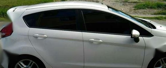 Ford Fiesta 2012 White AT for sale