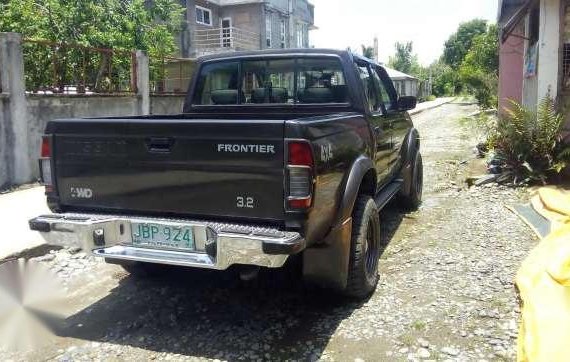 Nissan Frontier 4x4 MT 2002