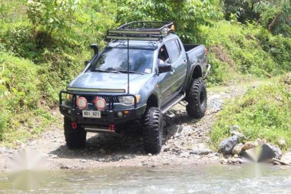 Strada Loaded 4x4 2009 model