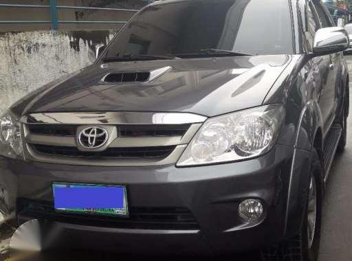 Toyota Fortuner V 3.0L 4x4 AT Diesel For Sale