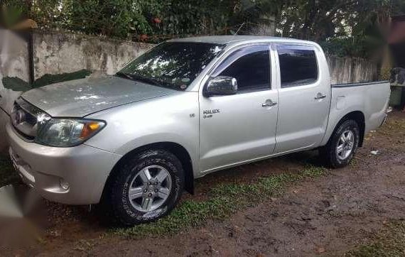 2008 Toyota Hilux e 2011 Toyota Innova 2007 isuzu dmax