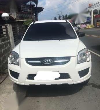 Kia Sportage 2009 White AT For Sale