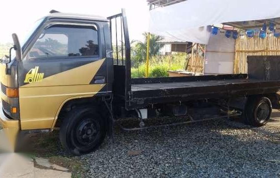 Isuzu Slf Self Loading Diesel Yellow For Sale