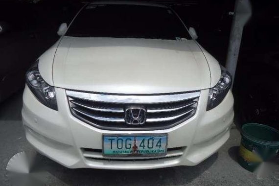 2012 Honda Accord AT White For Sale