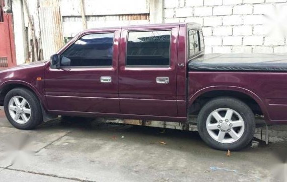 Isuzu Fuego LS 2000 model