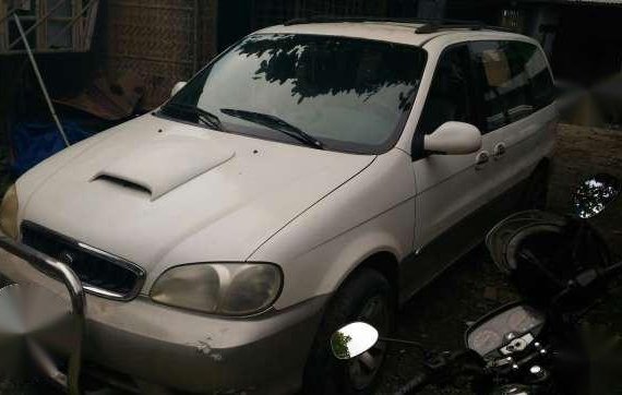 Kia Carnival 2002 White AT For Sale