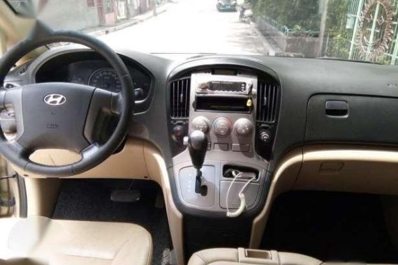 Hyundai Starex Golden 2009 AT For Sale