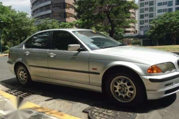 For sale BMW 320i (2001 Model)