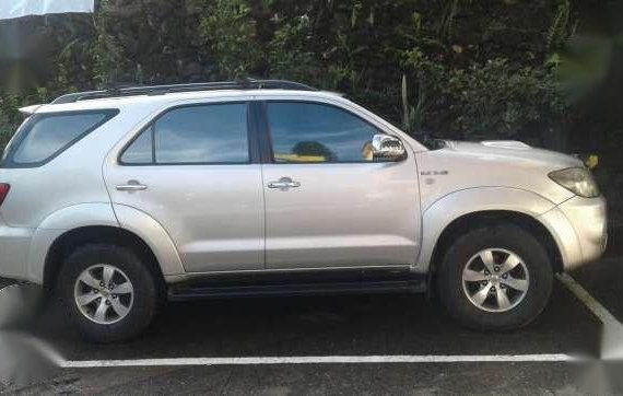 2006 toyota fortuner v