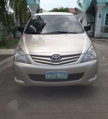 Toyota Innova E 2012 AT gas