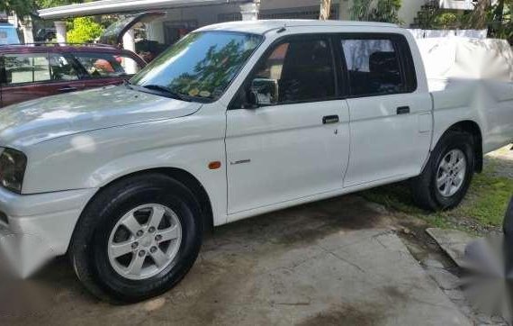 1999 Mitsubishi L200 Endeavor pickup 4x2