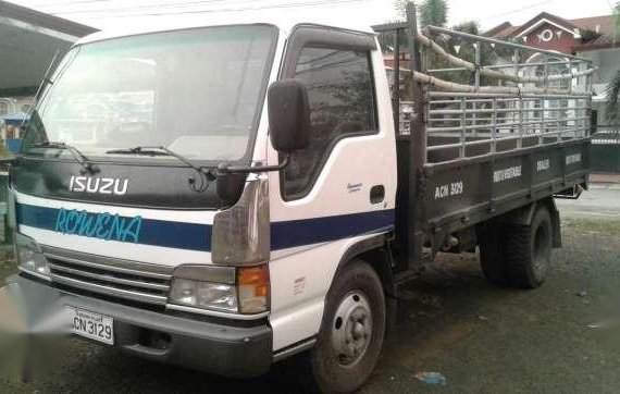 Isuzu elf 16 model