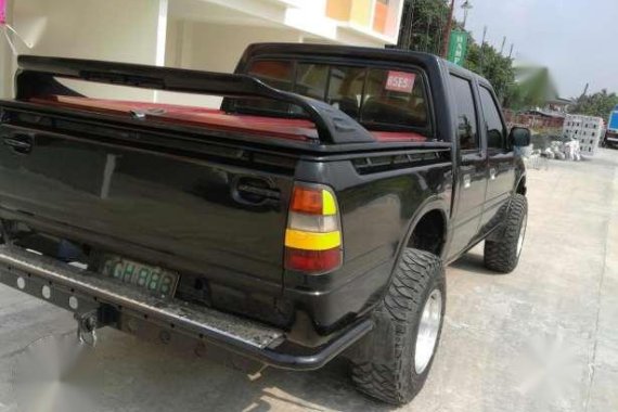 Isuzu fuego 99 model pick up