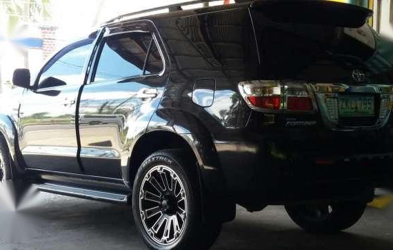 Toyota fortuner 4x4 2007 model but modified to 2010 model