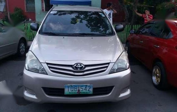 Toyota innova E 2012 gas