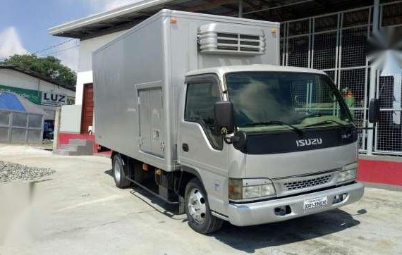 isuzu elf giga jpn surplus 14ft alum van
