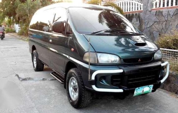 Mitsubishi Delica Spacegear Van 4X4 AT 