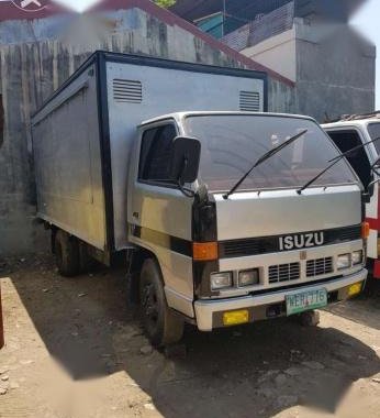 Isuzu Elf Aluminum Close van 14ft 6 Wheeler 