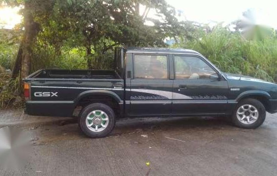 Mazda B2200 pick up l200 strada hilux endeavor fuego l300