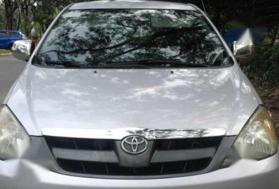 For sale 2005 Toyota Innova