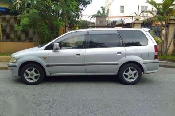 Mitsubishi Chariot Grandis 1998 AT 