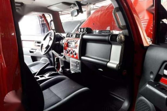 2015 Toyota FJ Cruiser 4.0 Liter 4x4 Red 