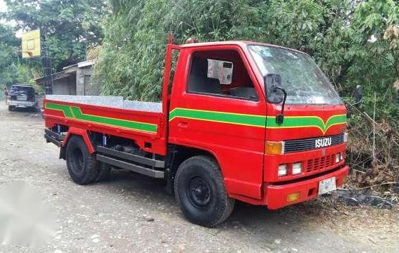Isuzu elf 10 feet dropside double tire