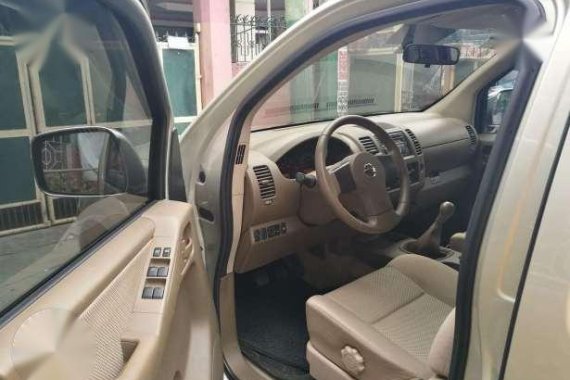 Nissan Navara LE 2013 Beige For Sale