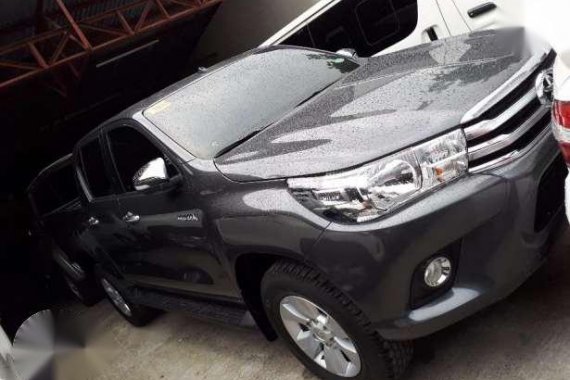 2017 Hilux Gray Automatic Toyota 