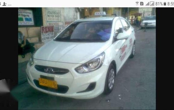  Hyundai Accent White For Sale