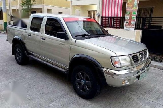 2002 Nissan Frontier Pickup 4x4 Silver