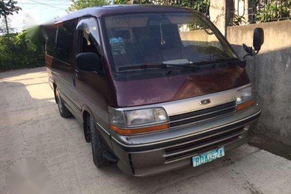 Toyota Hiace 2005 Red AT For Sale
