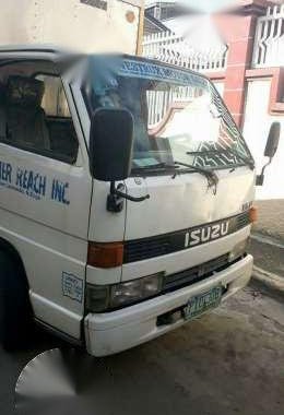 For sale ISUZU ELF 14ft closevan