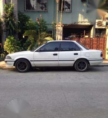 Toyota Corolla GL SKD 1989 White