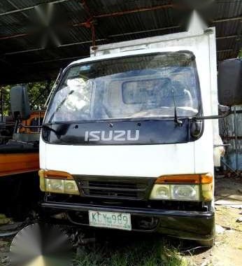 Isuzu Elf Giga Closed Van Single Tire