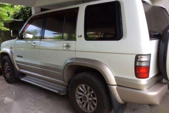 isuzu trooper 2002 scorpion pirelli tires brand new265-70-16 white