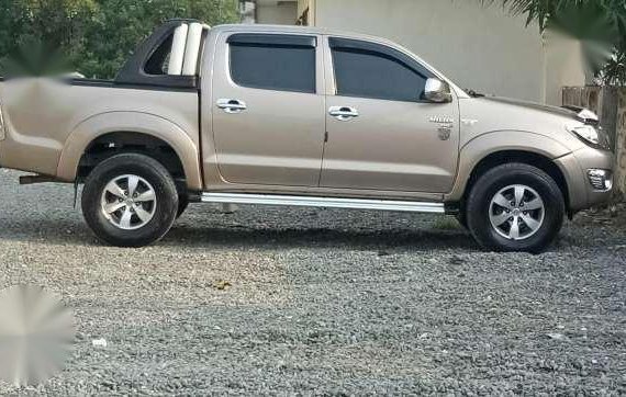 toyota hilux manual diesel 2010model 1st owner