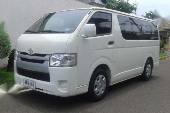 Toyota HiAce Commuter Van 2014