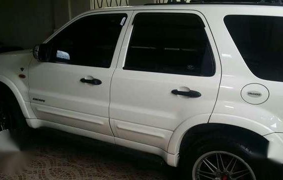 Ford Escape 2006 White AT For Sale