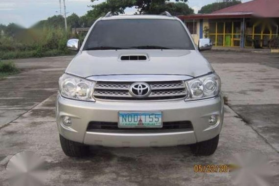 For sale Fortuner V 2010 matic