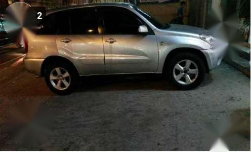 Rav4 2005 2nd hand lucky car negotiable