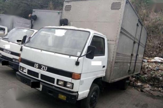 isuzu Elf Aluminum van 16ft npr 4be1